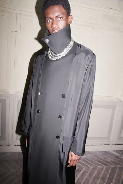 Look 4